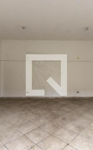 Casa à venda com 258m², 4 quartos e 2 vagas Casa à venda com 258m², 4 quartos e 2 vagasGaragem