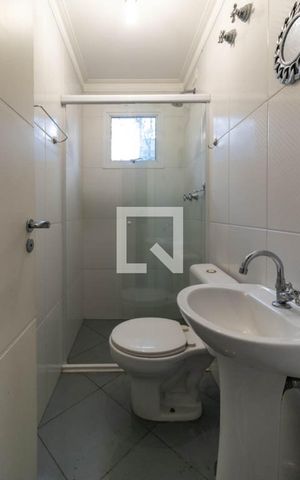 Casa à venda com 258m², 4 quartos e 2 vagas Casa à venda com 258m², 4 quartos e 2 vagasBanheiro de serviço