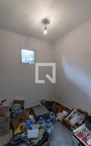 Casa à venda com 258m², 4 quartos e 2 vagas Casa à venda com 258m², 4 quartos e 2 vagasQuarto de serviço