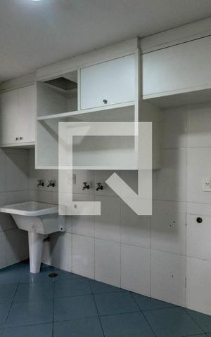 Casa à venda com 258m², 4 quartos e 2 vagas Casa à venda com 258m², 4 quartos e 2 vagasÁrea de serviço
