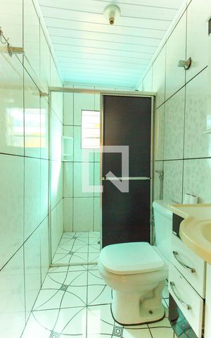 Casa à venda com 180m², 4 quartos e 2 vagas Casa à venda com 180m², 4 quartos e 2 vagasBanheiro 1