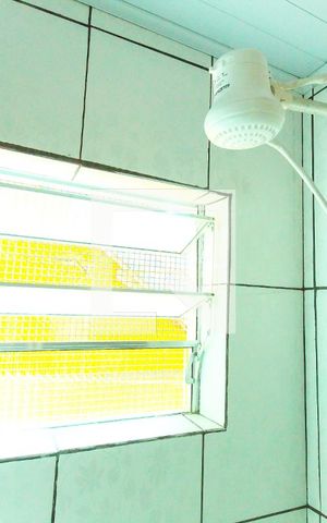 Casa à venda com 180m², 4 quartos e 2 vagas Casa à venda com 180m², 4 quartos e 2 vagasBanheiro 1
