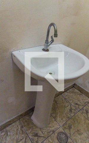Casa à venda com 180m², 4 quartos e 2 vagas Casa à venda com 180m², 4 quartos e 2 vagasLavabo