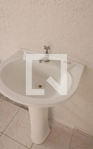 Casa para alugar com 50m², 1 quarto e sem vagaBanheiro 