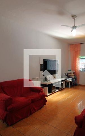 Casa à venda com 200m², 3 quartos e 2 vagasSala 1