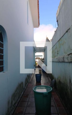 Casa à venda com 200m², 3 quartos e 2 vagasQujintal lateral