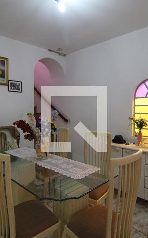 Casa à venda com 200m², 3 quartos e 2 vagasSala 2