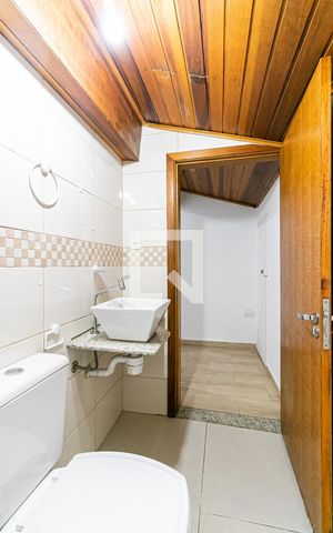 Casa à venda com 150m², 3 quartos e 2 vagas Casa à venda com 150m², 3 quartos e 2 vagasSótão - Banheiro da Suíte