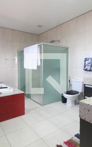 Casa à venda com 500m², 6 quartos e 4 vagasBanheiro