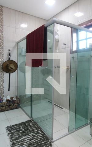 Casa à venda com 500m², 6 quartos e 4 vagasBanheiro