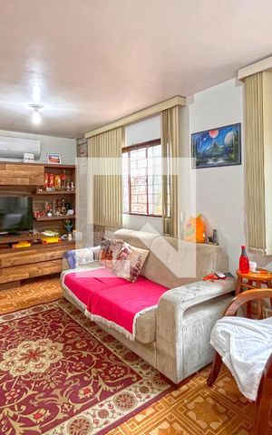 Casa à venda com 330m², 3 quartos e 2 vagasSala Dois Ambientes