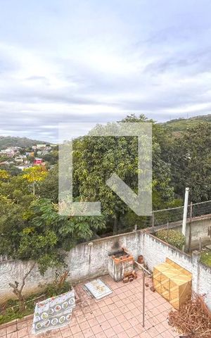Casa à venda com 330m², 3 quartos e 2 vagasVista