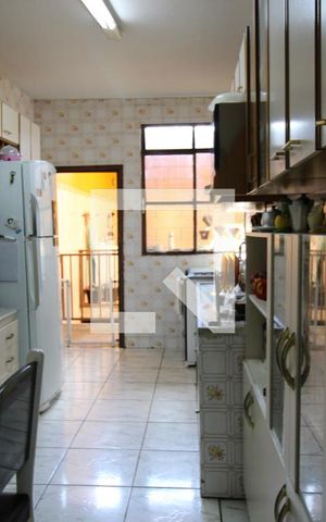 Casa à venda com 332m², 4 quartos e 2 vagasCozinha