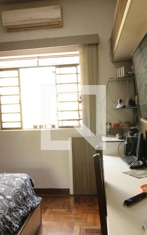 Casa à venda com 332m², 4 quartos e 2 vagasSuíte 2