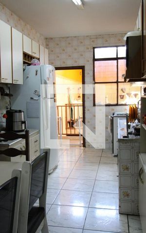 Casa à venda com 332m², 4 quartos e 2 vagasCozinha