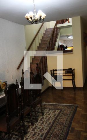 Casa à venda com 332m², 4 quartos e 2 vagasSala 2