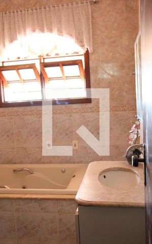 Casa à venda com 332m², 4 quartos e 2 vagasBanheiro da Suíte 3
