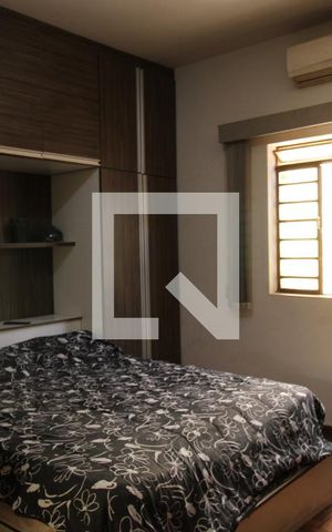 Casa à venda com 332m², 4 quartos e 2 vagasSuíte 2