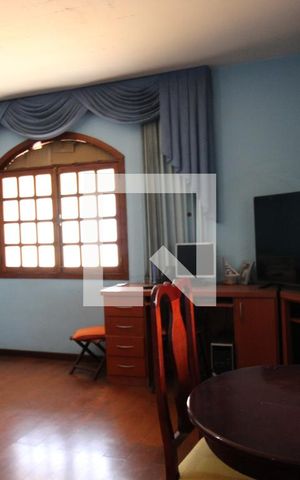 Casa à venda com 332m², 4 quartos e 2 vagasSuíte 3