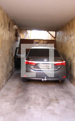 Casa à venda com 332m², 4 quartos e 2 vagasGaragem