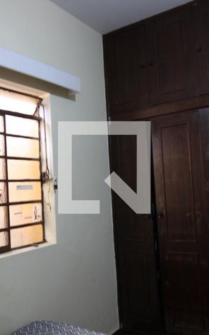 Casa à venda com 332m², 4 quartos e 2 vagasQuarto 1 - Armários