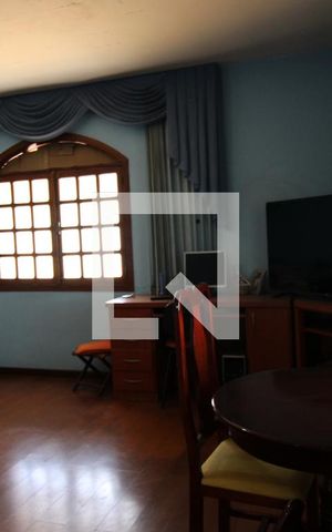Casa à venda com 332m², 4 quartos e 2 vagasSuíte 3