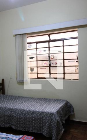 Casa à venda com 332m², 4 quartos e 2 vagasQuarto 1