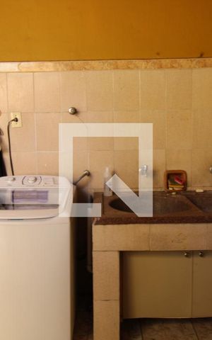 Casa à venda com 332m², 4 quartos e 2 vagasÁrea de Serviço