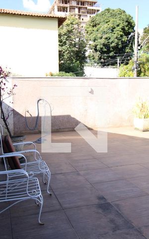 Casa à venda com 332m², 4 quartos e 2 vagasVaranda