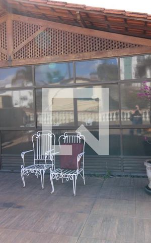 Casa à venda com 332m², 4 quartos e 2 vagasVaranda