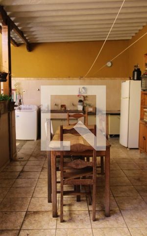 Casa à venda com 332m², 4 quartos e 2 vagasÁrea de Serviço