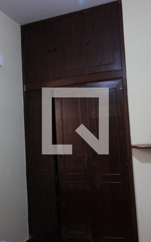 Casa à venda com 332m², 4 quartos e 2 vagasQuarto 1 - Armários