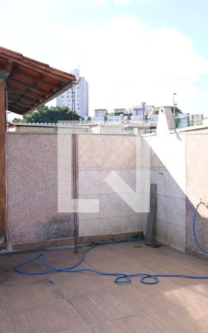 Casa à venda com 332m², 4 quartos e 2 vagasvaranda