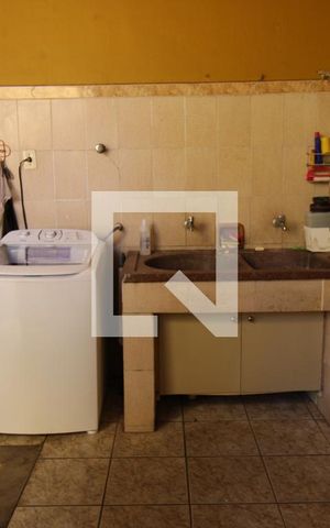Casa à venda com 332m², 4 quartos e 2 vagasÁrea de Serviço