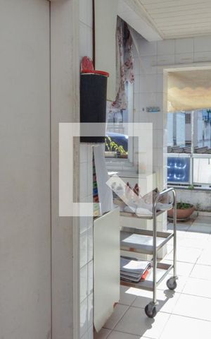 Apartamento à venda com 193m², 3 quartos e 2 vagas Apartamento à venda com 193m², 3 quartos e 2 vagasÁrea de Serviço