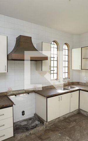 Casa à venda com 577m², 4 quartos e 4 vagasCozinha