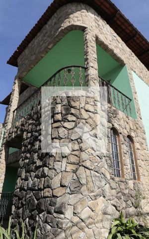 Casa à venda com 577m², 4 quartos e 4 vagasFachada