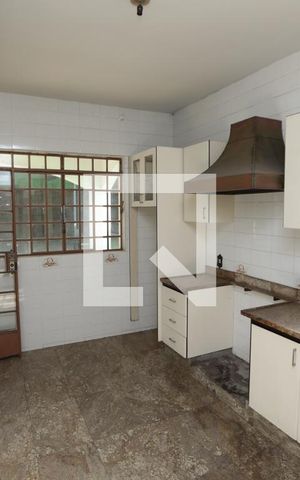 Casa à venda com 577m², 4 quartos e 4 vagasCozinha