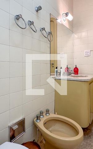 Apartamento para alugar com 190m², 3 quartos e 1 vaga Apartamento para alugar com 190m², 3 quartos e 1 vagaBanheiro 1