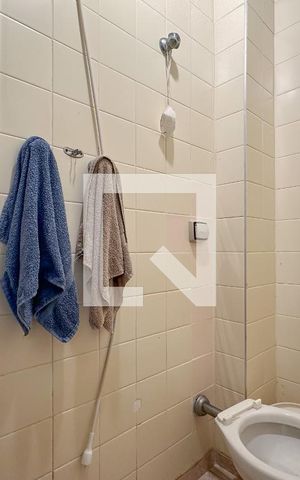 Apartamento para alugar com 190m², 3 quartos e 1 vaga Apartamento para alugar com 190m², 3 quartos e 1 vagaÁrea de Serviço - banheiro