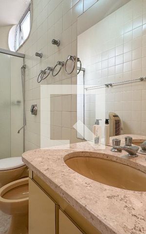Apartamento para alugar com 190m², 3 quartos e 1 vaga Apartamento para alugar com 190m², 3 quartos e 1 vagaBanheiro 1