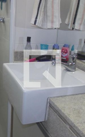 Apartamento à venda com 57m², 2 quartos e 1 vagaBanheiro 2