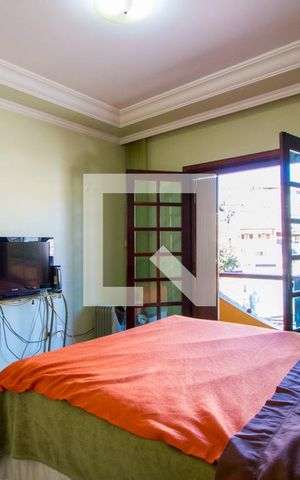 Casa à venda com 288m², 3 quartos e 5 vagas Casa à venda com 288m², 3 quartos e 5 vagasQuarto 1 - Suíte