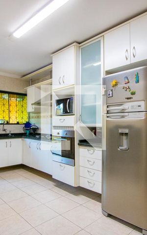 Casa à venda com 288m², 3 quartos e 5 vagas Casa à venda com 288m², 3 quartos e 5 vagasCozinha