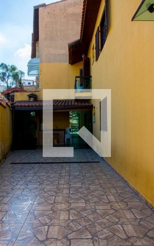 Casa à venda com 288m², 3 quartos e 5 vagas Casa à venda com 288m², 3 quartos e 5 vagasQuintal