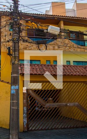 Casa à venda com 288m², 3 quartos e 5 vagas Casa à venda com 288m², 3 quartos e 5 vagasFachada