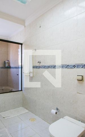 Casa à venda com 288m², 3 quartos e 5 vagas Casa à venda com 288m², 3 quartos e 5 vagasBanheiro do quarto 1