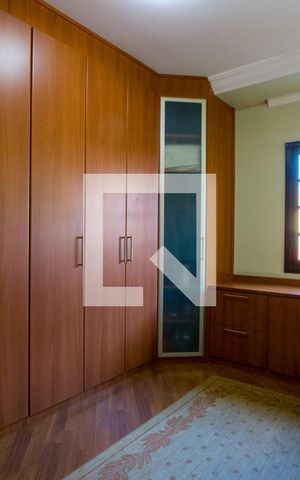 Casa à venda com 288m², 3 quartos e 5 vagas Casa à venda com 288m², 3 quartos e 5 vagasQuarto 3