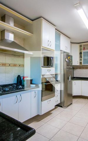 Casa à venda com 288m², 3 quartos e 5 vagas Casa à venda com 288m², 3 quartos e 5 vagasCozinha