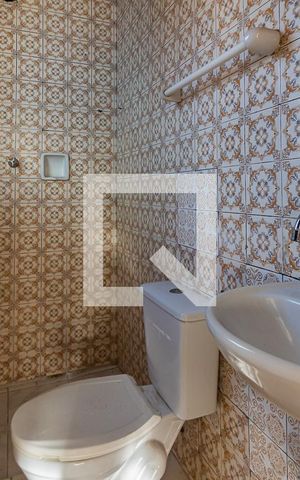 Casa para alugar com 40m², 1 quarto e sem vaga Casa para alugar com 40m², 1 quarto e sem vagaBanheiro
